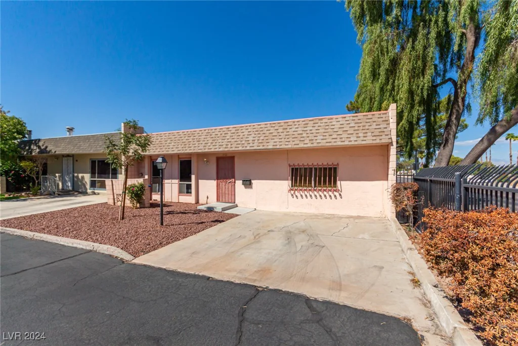 3711 Colonial, Las Vegas, NV 89121