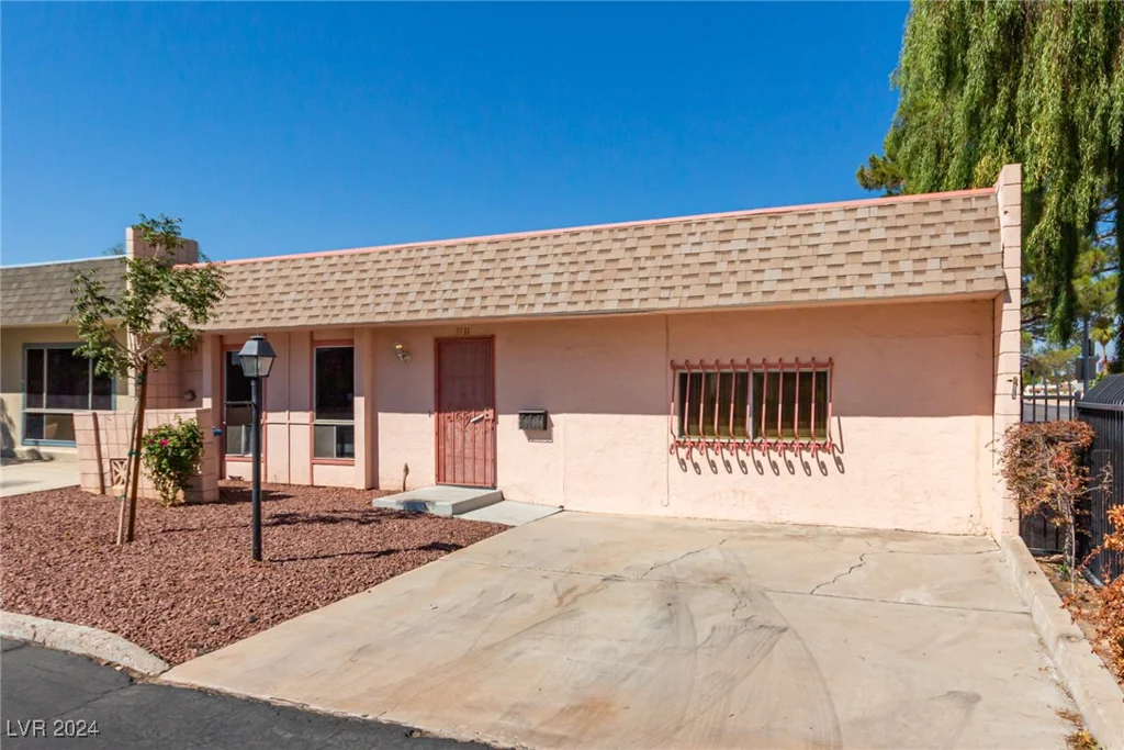 3711 Colonial, Las Vegas, NV 89121