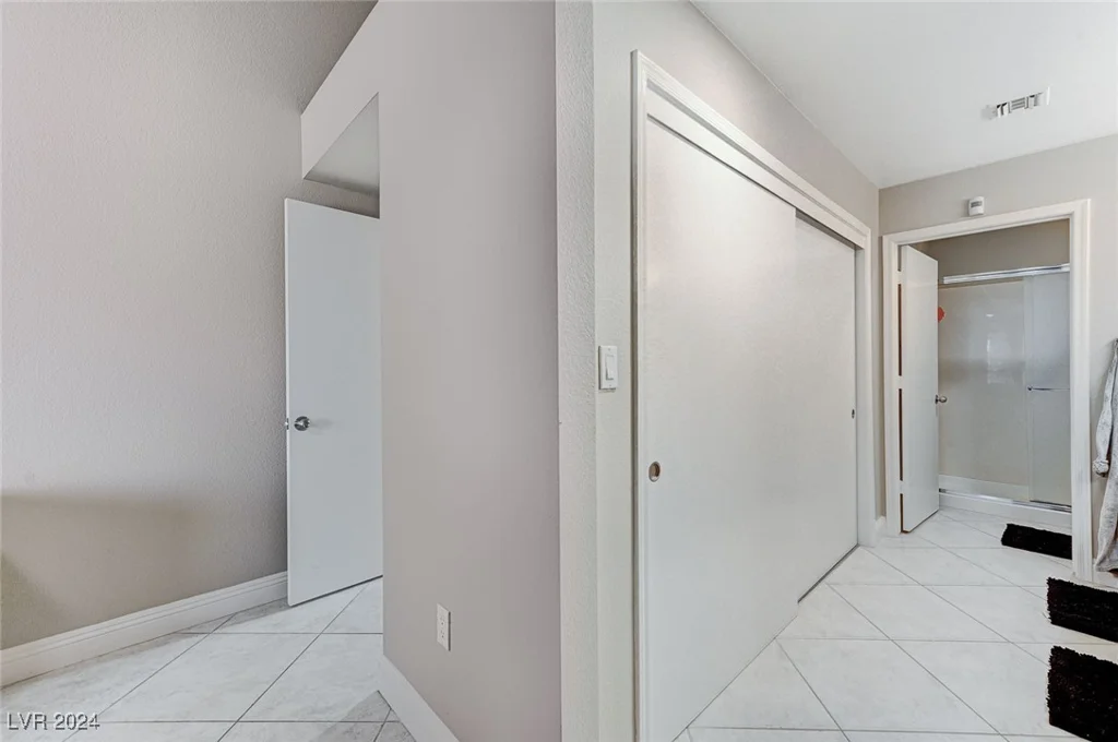 9661 Blue Bell, Las Vegas, NV 89134