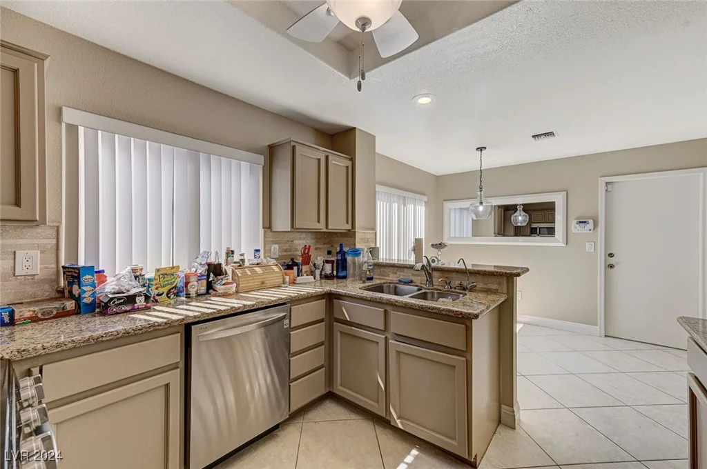 9661 Blue Bell, Las Vegas, NV 89134