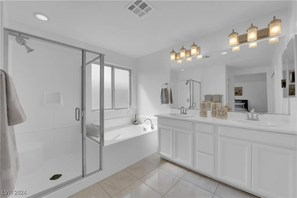 877 Royal Amethyst, Las Vegas, NV 89178