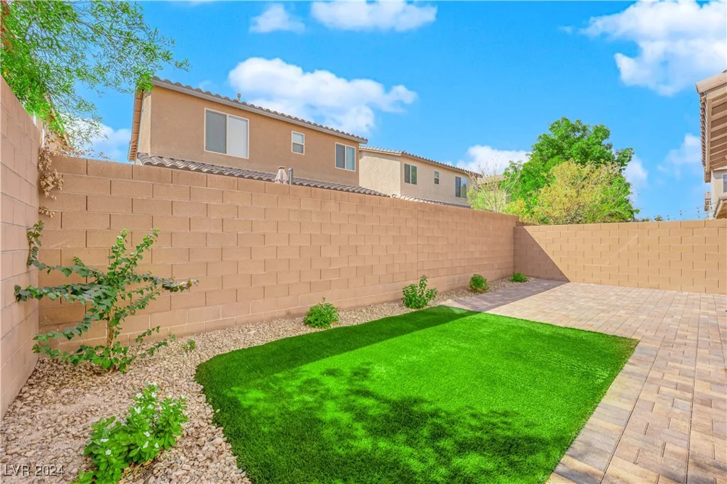 877 Royal Amethyst, Las Vegas, NV 89178