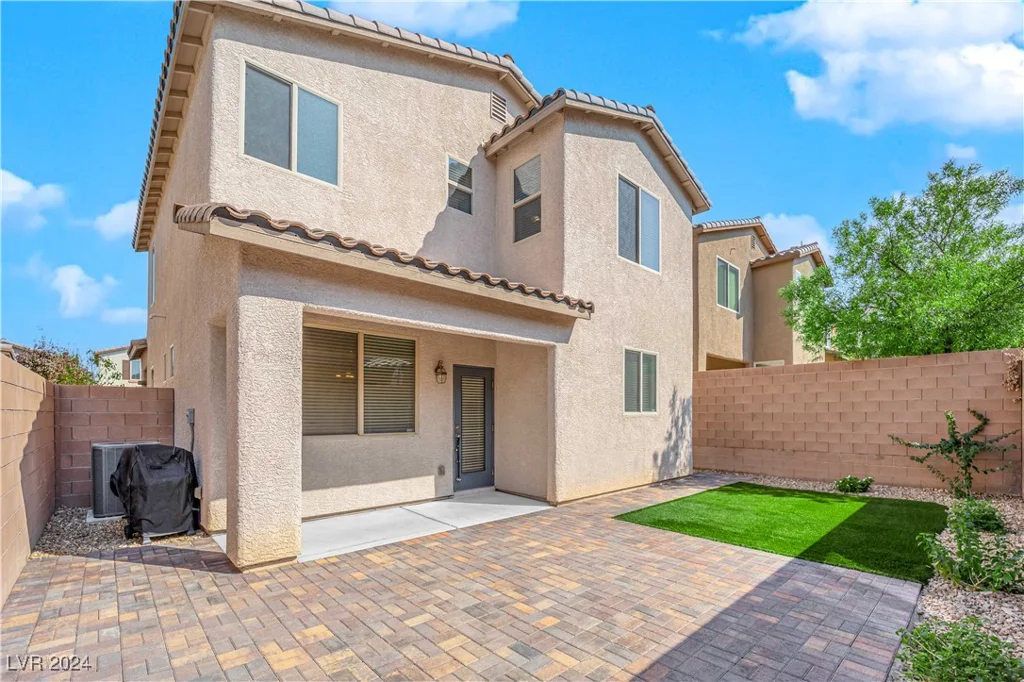 877 Royal Amethyst, Las Vegas, NV 89178