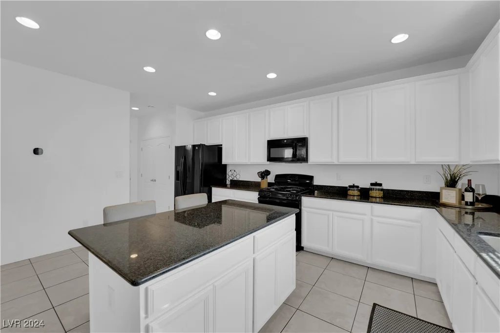 877 Royal Amethyst, Las Vegas, NV 89178