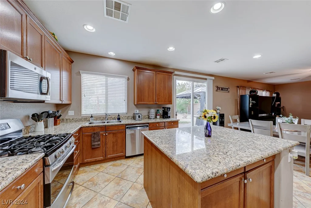 3881 Burma, North Las Vegas, NV 89032
