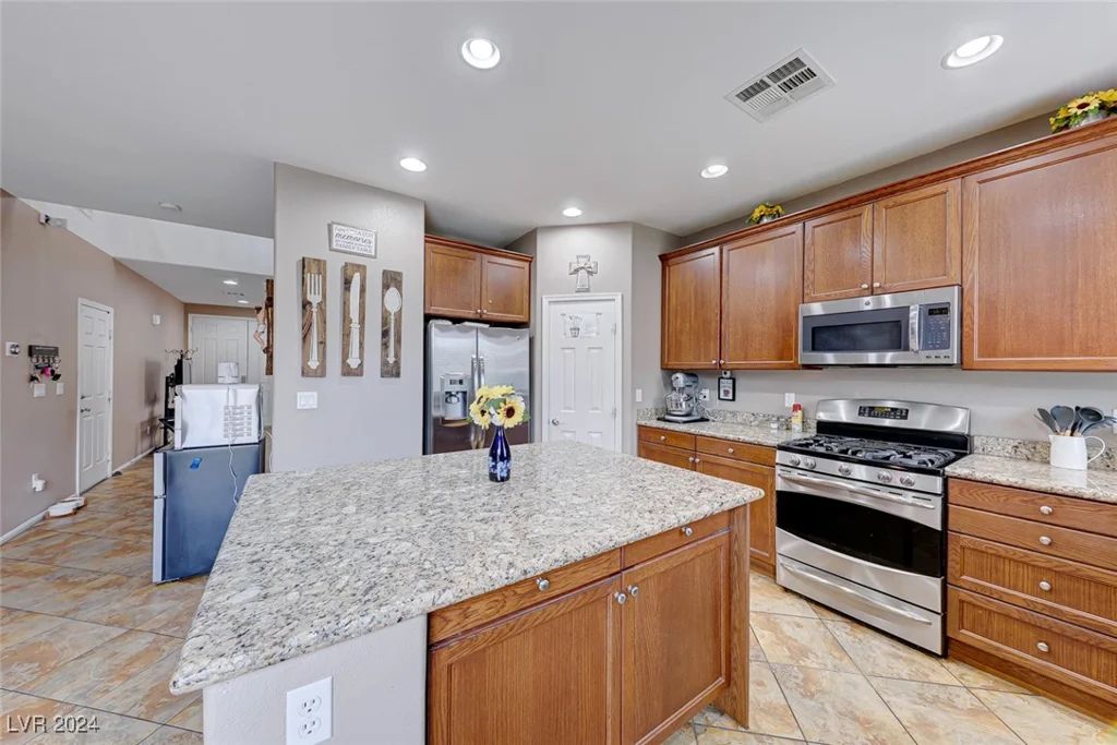 3881 Burma, North Las Vegas, NV 89032
