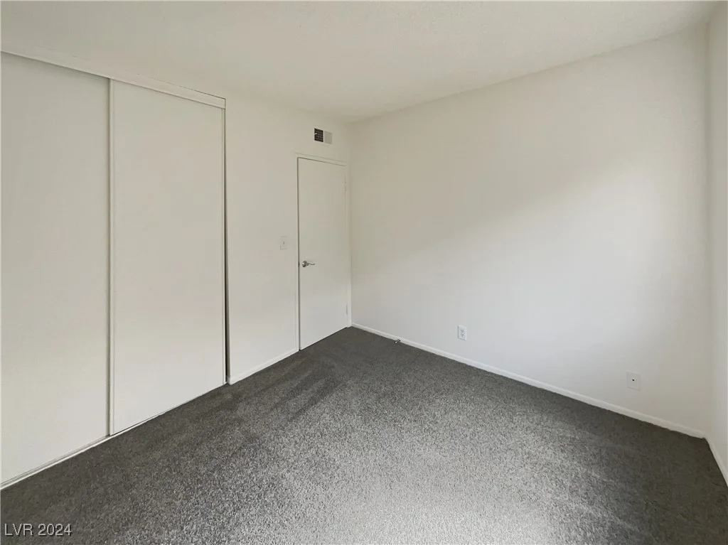 210 Shadybrook, Las Vegas, NV 89107