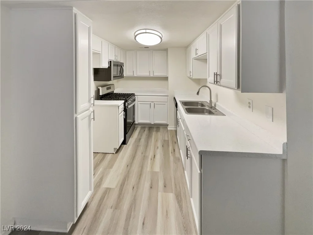 210 Shadybrook, Las Vegas, NV 89107