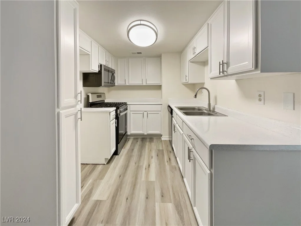 210 Shadybrook, Las Vegas, NV 89107