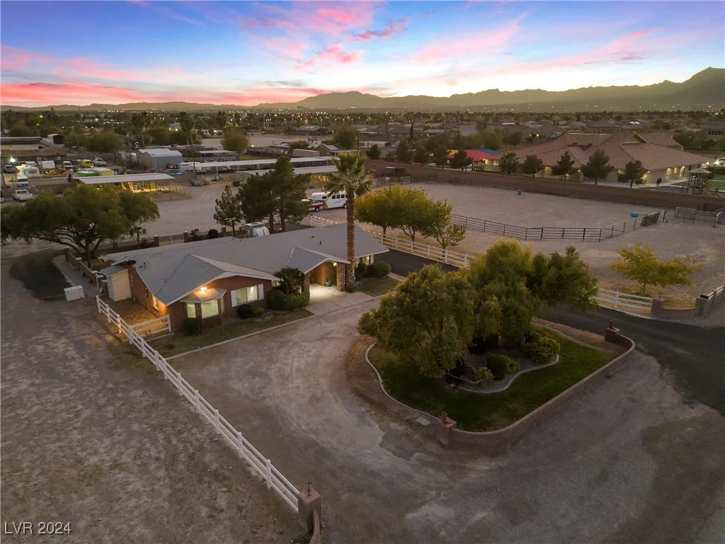 5901 Washburn, Las Vegas, NV 89130