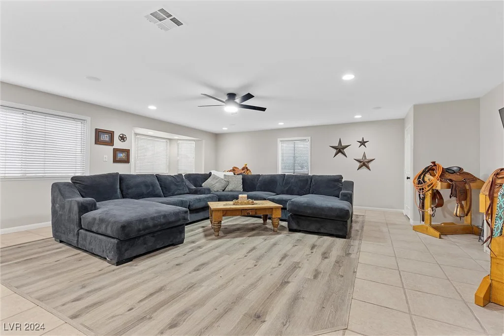 5901 Washburn, Las Vegas, NV 89130