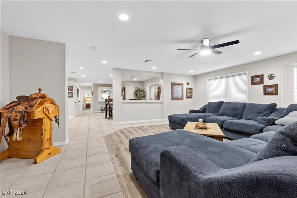 5901 Washburn, Las Vegas, NV 89130