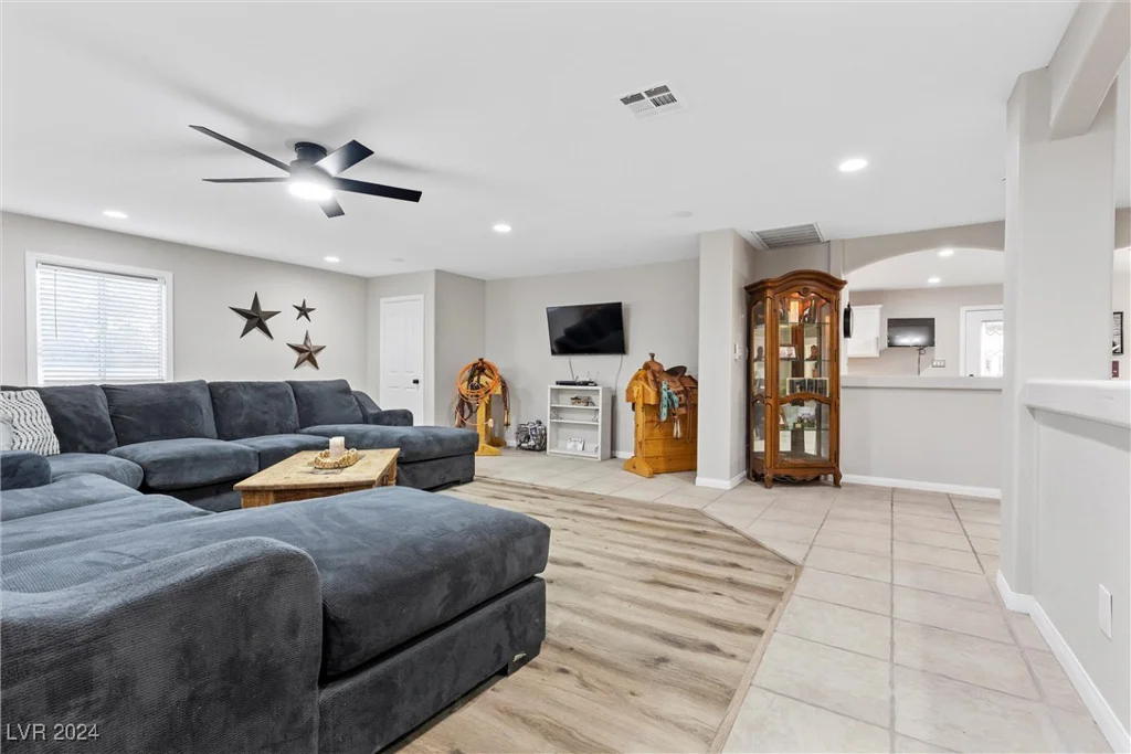 5901 Washburn, Las Vegas, NV 89130