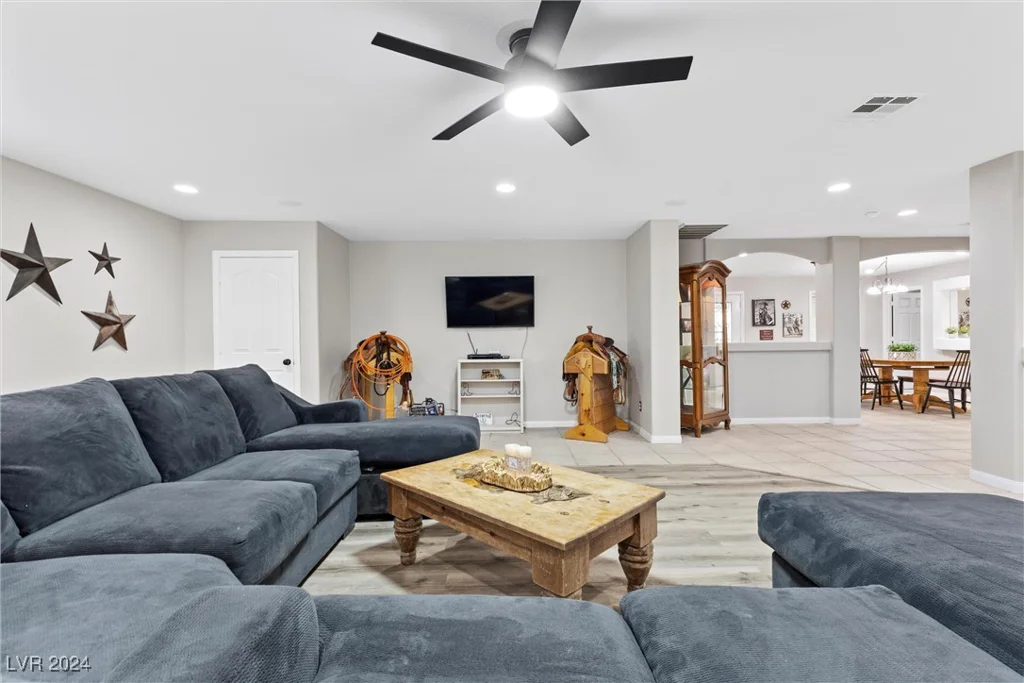 5901 Washburn, Las Vegas, NV 89130