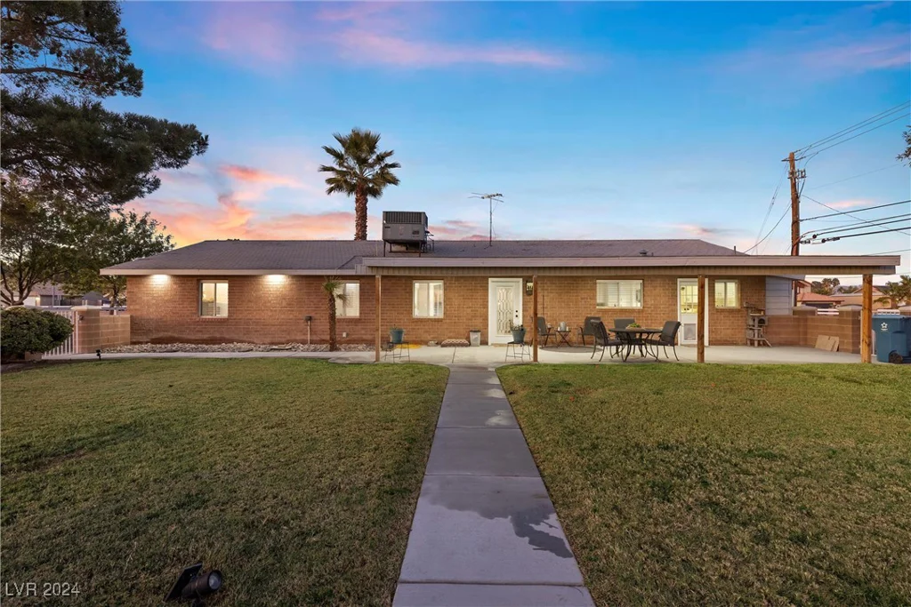 5901 Washburn, Las Vegas, NV 89130