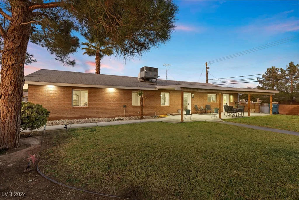 5901 Washburn, Las Vegas, NV 89130