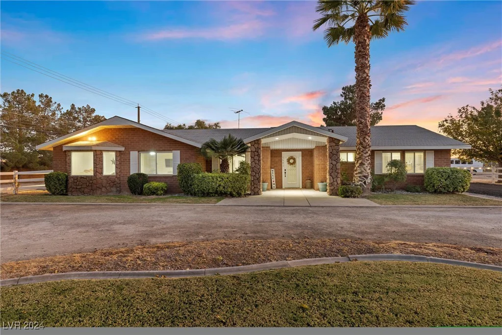 5901 Washburn, Las Vegas, NV 89130