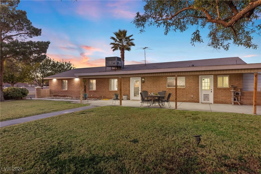 5901 Washburn, Las Vegas, NV 89130