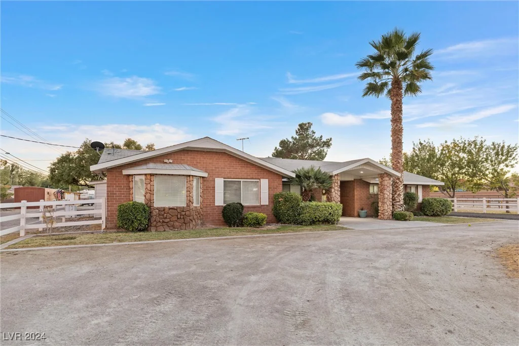 5901 Washburn, Las Vegas, NV 89130
