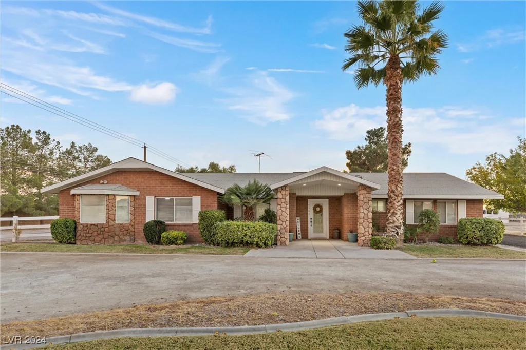 5901 Washburn, Las Vegas, NV 89130