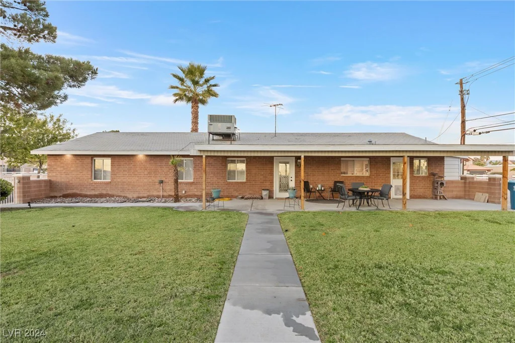 5901 Washburn, Las Vegas, NV 89130