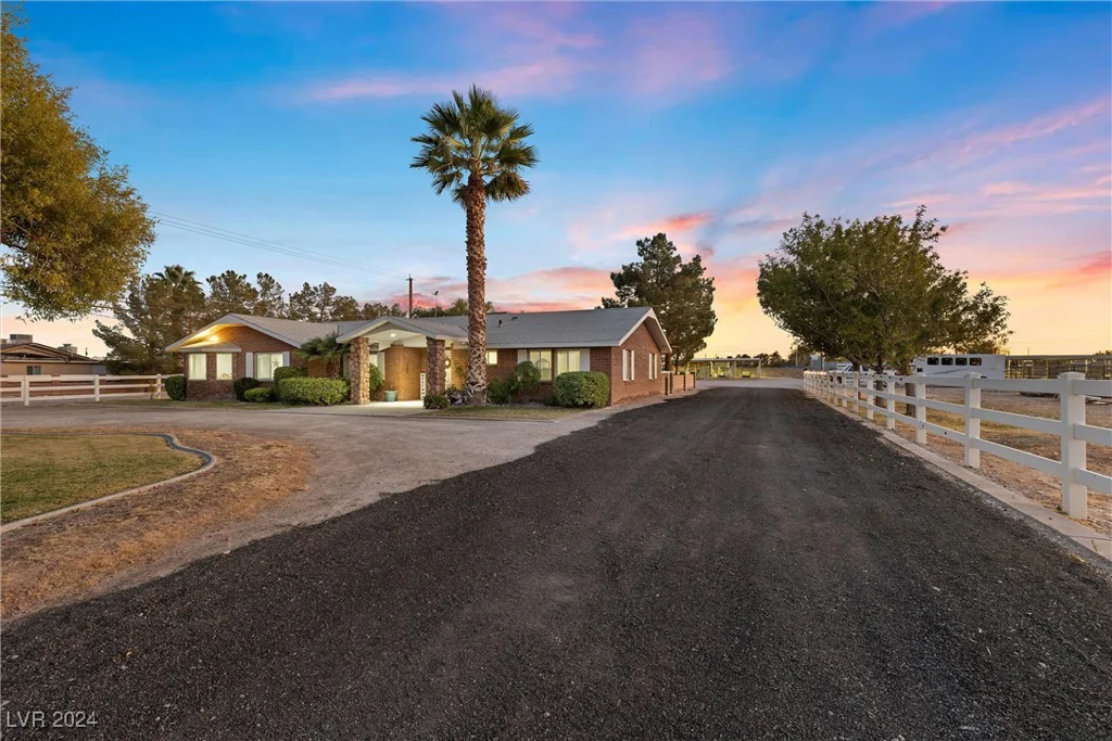 5901 Washburn, Las Vegas, NV 89130