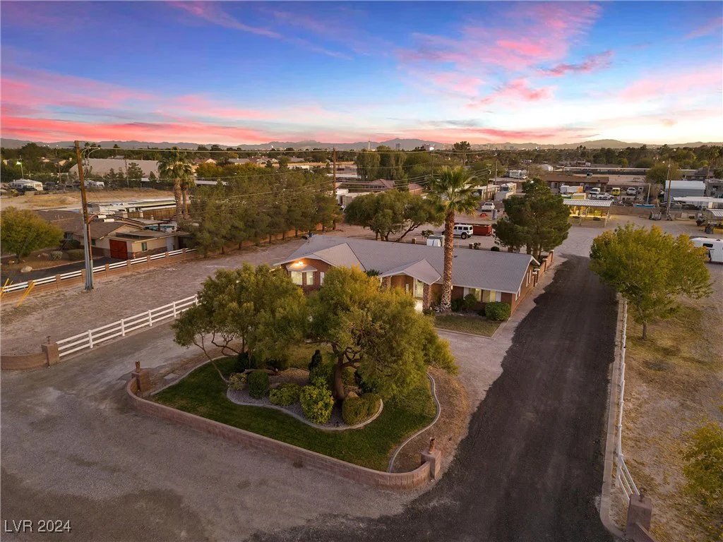 5901 Washburn, Las Vegas, NV 89130