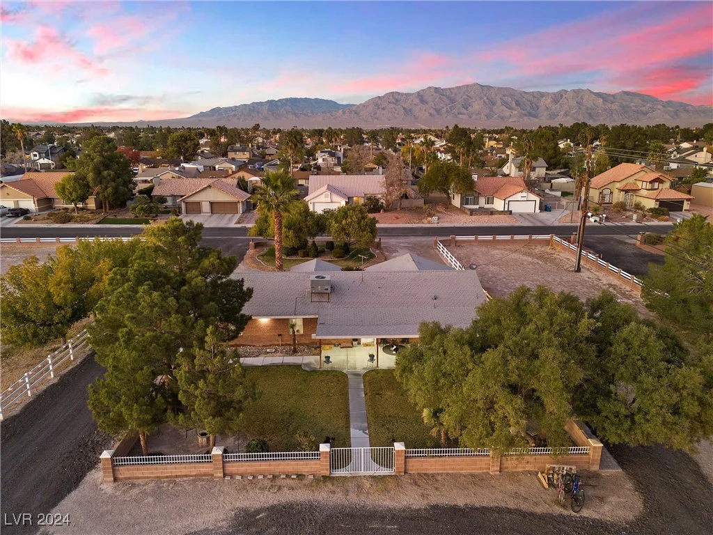 5901 Washburn, Las Vegas, NV 89130