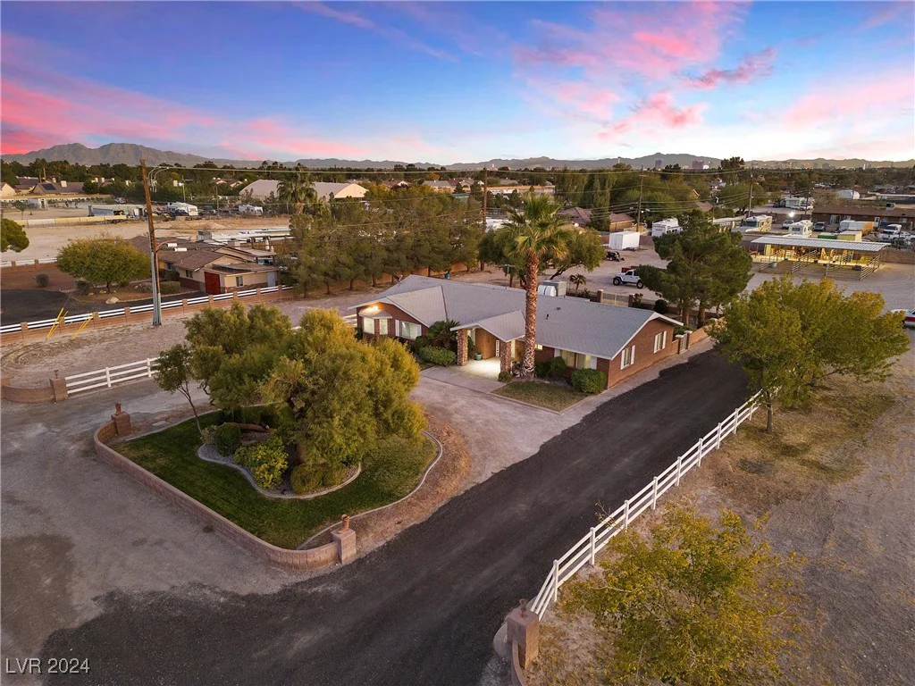 5901 Washburn, Las Vegas, NV 89130
