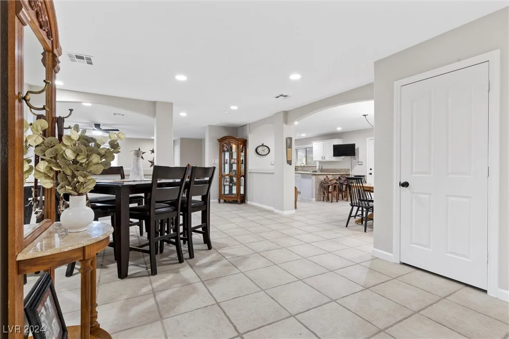 5901 Washburn, Las Vegas, NV 89130