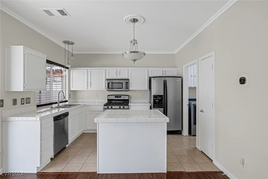6229 Peach Orchard, Las Vegas, NV 89142
