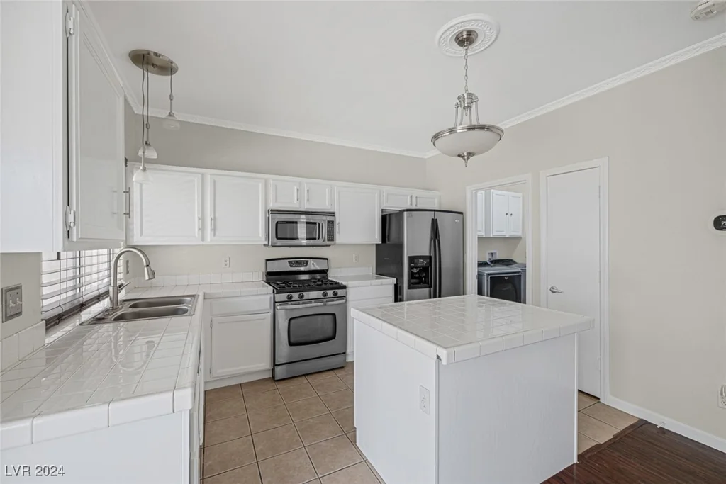 6229 Peach Orchard, Las Vegas, NV 89142