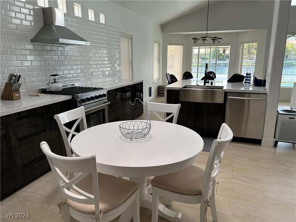 2717 Crystal Beach, Las Vegas, NV 89128