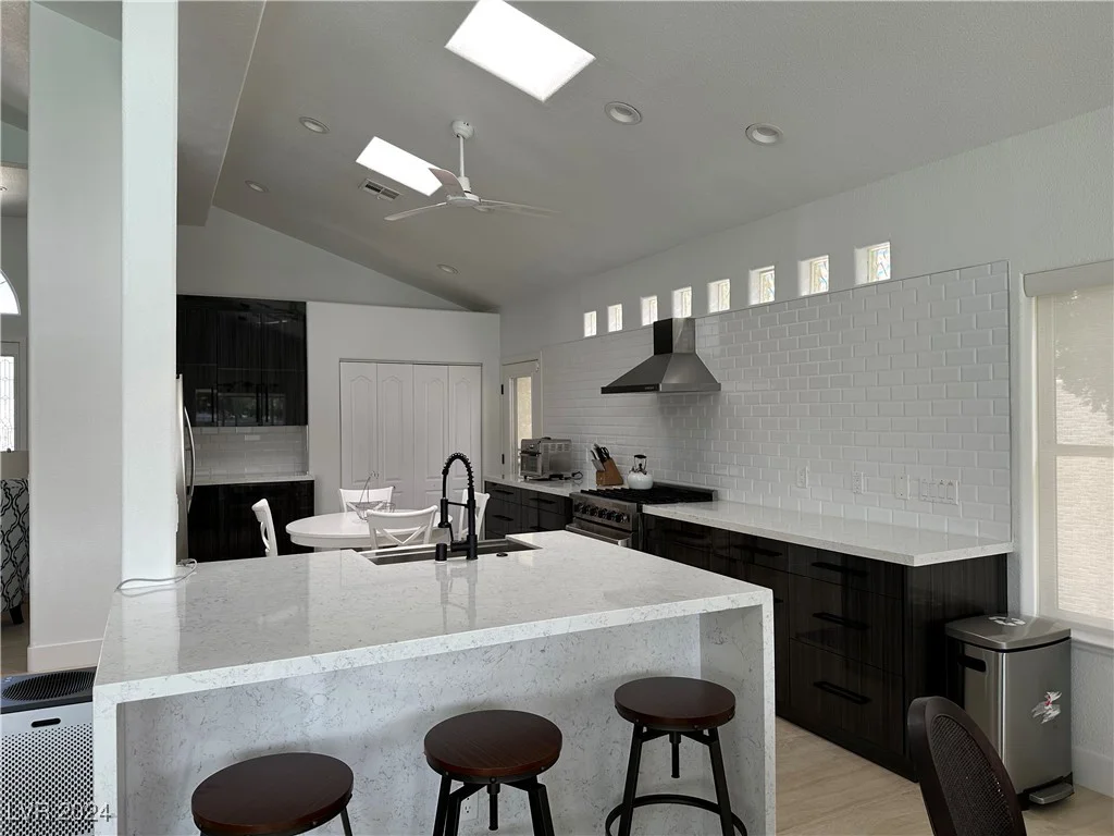 2717 Crystal Beach, Las Vegas, NV 89128