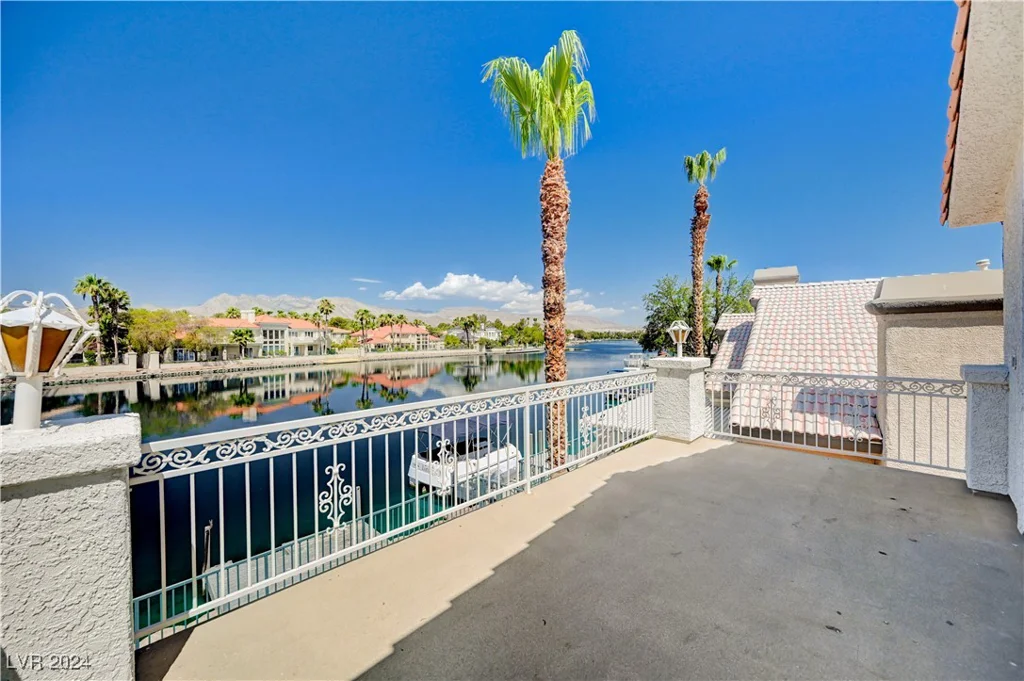 2717 Crystal Beach, Las Vegas, NV 89128