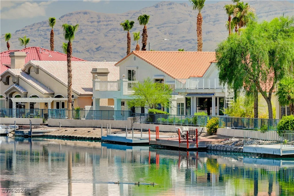 2717 Crystal Beach, Las Vegas, NV 89128