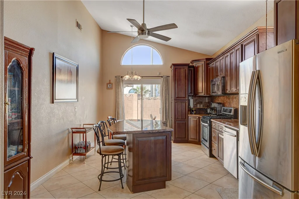 8104 Bay Springs, Las Vegas, NV 89128