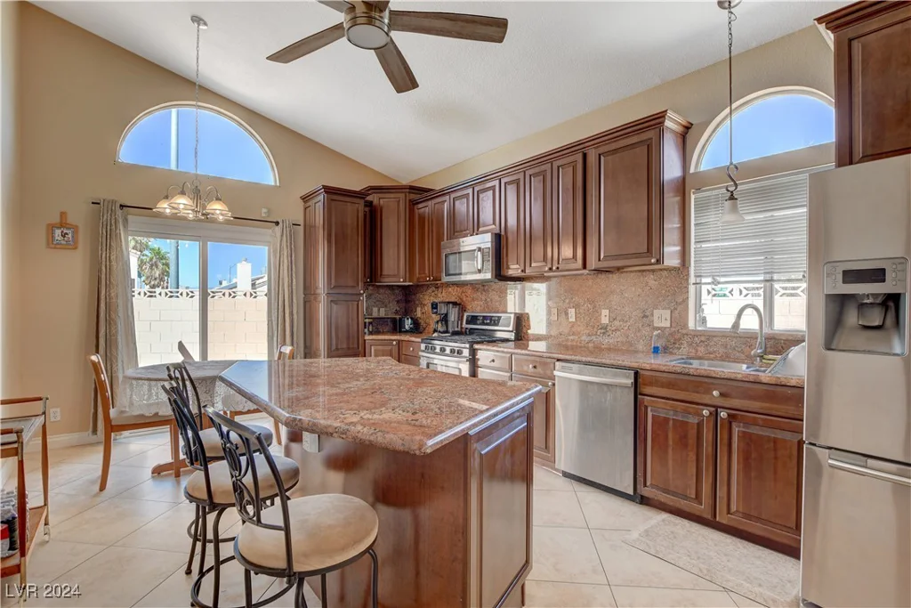 8104 Bay Springs, Las Vegas, NV 89128