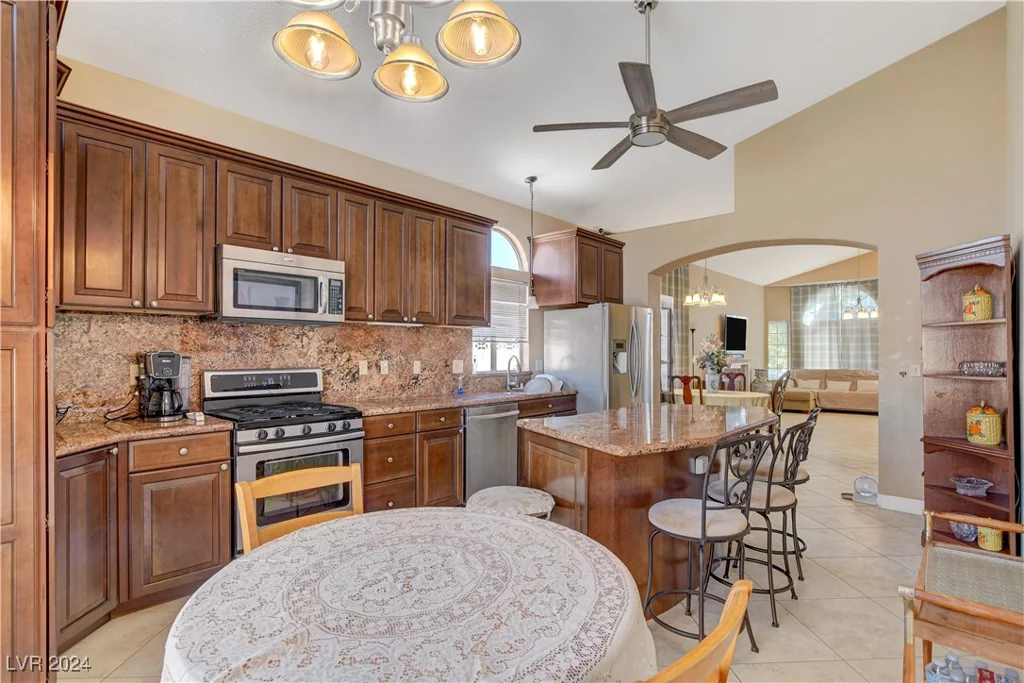 8104 Bay Springs, Las Vegas, NV 89128