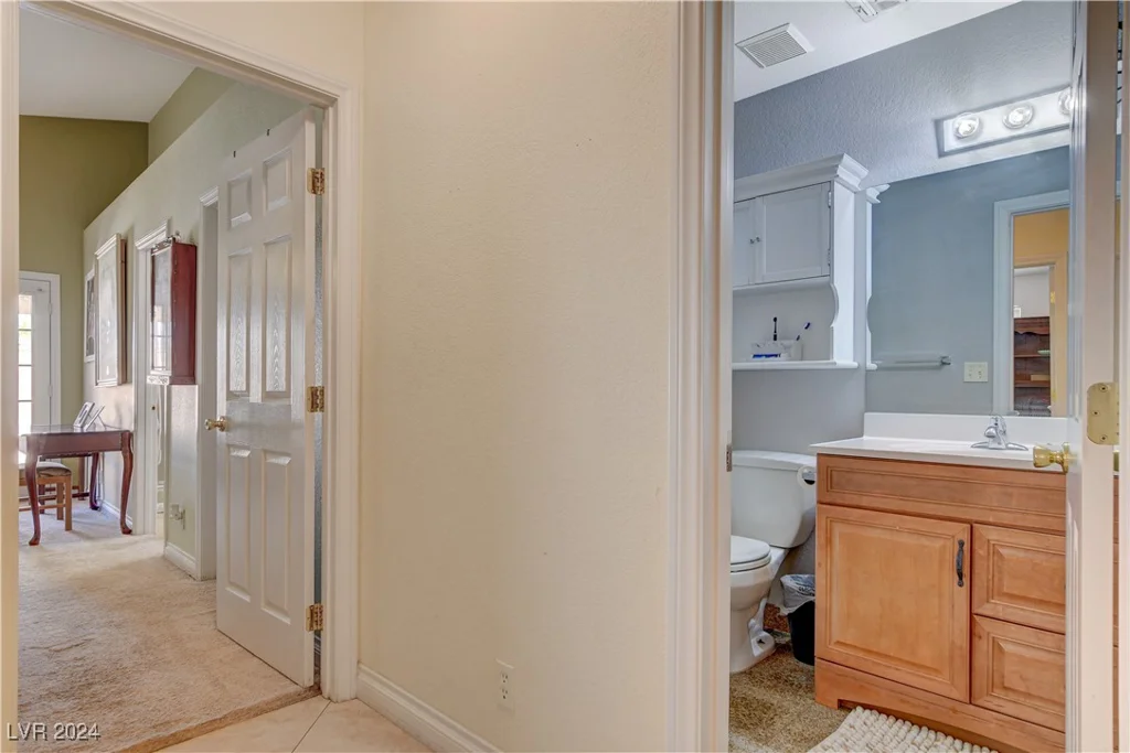 8104 Bay Springs, Las Vegas, NV 89128