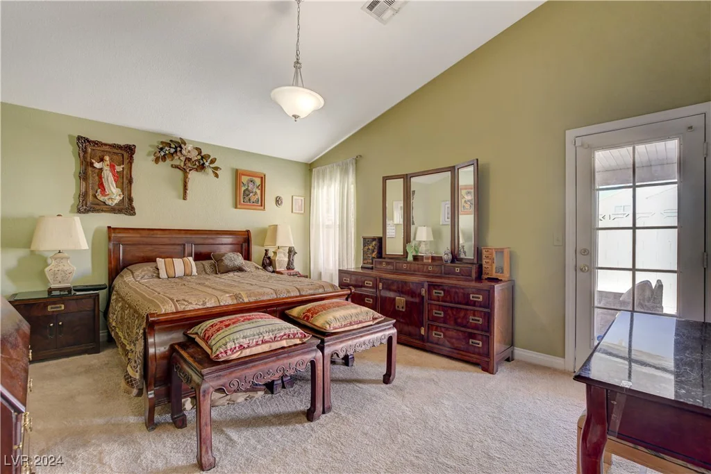 8104 Bay Springs, Las Vegas, NV 89128