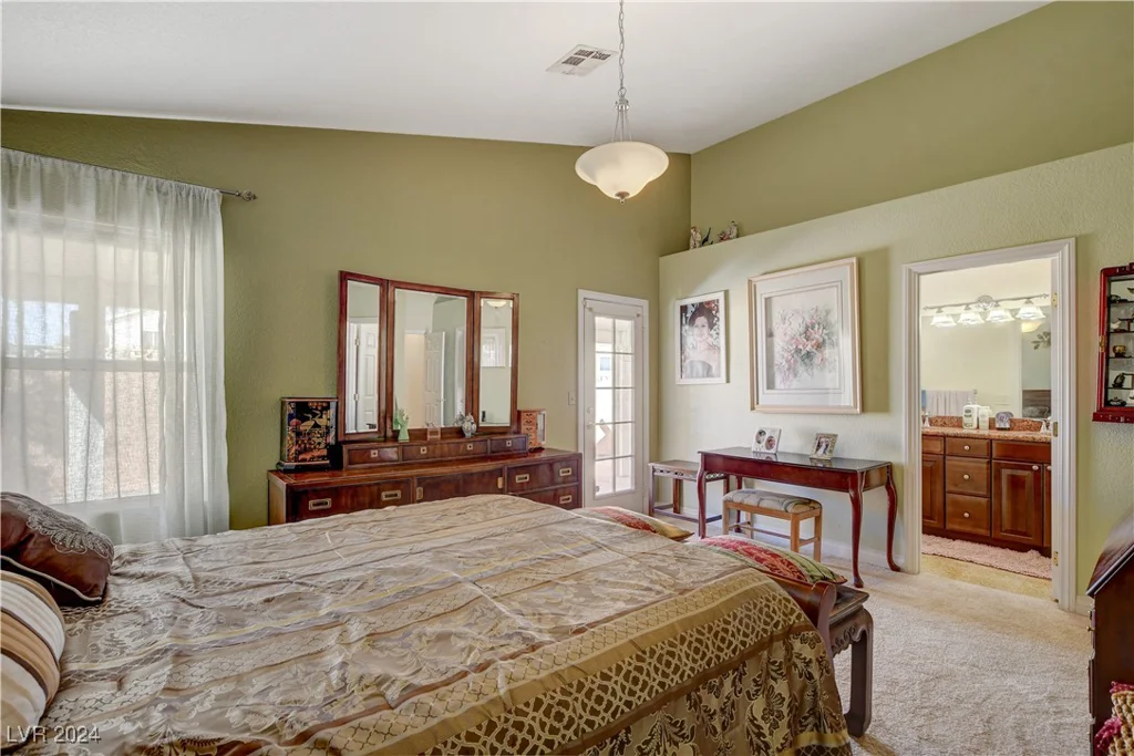 8104 Bay Springs, Las Vegas, NV 89128