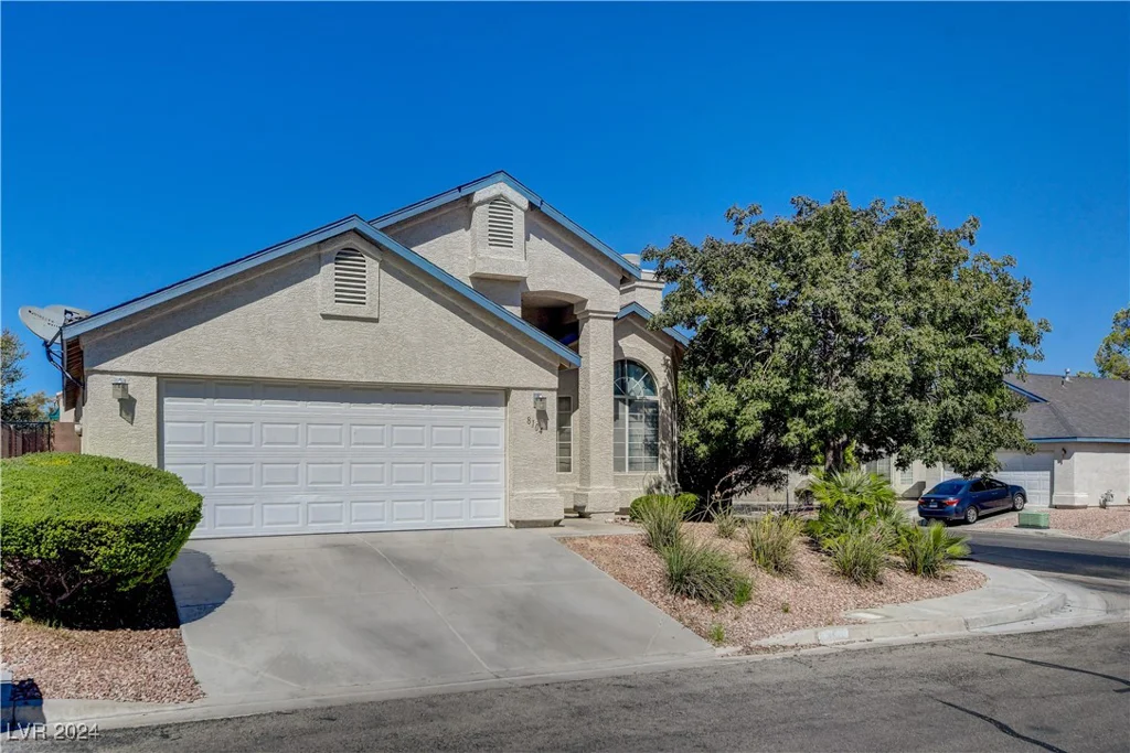 8104 Bay Springs, Las Vegas, NV 89128