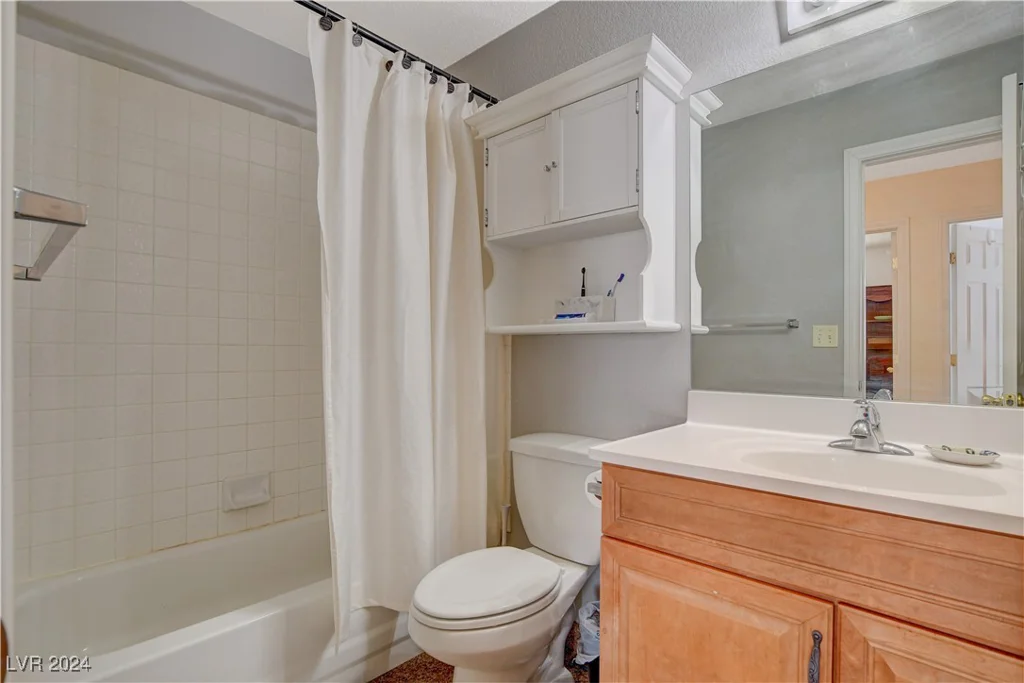 8104 Bay Springs, Las Vegas, NV 89128