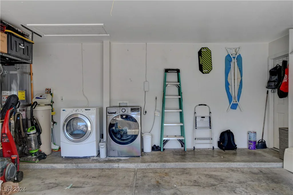 8104 Bay Springs, Las Vegas, NV 89128