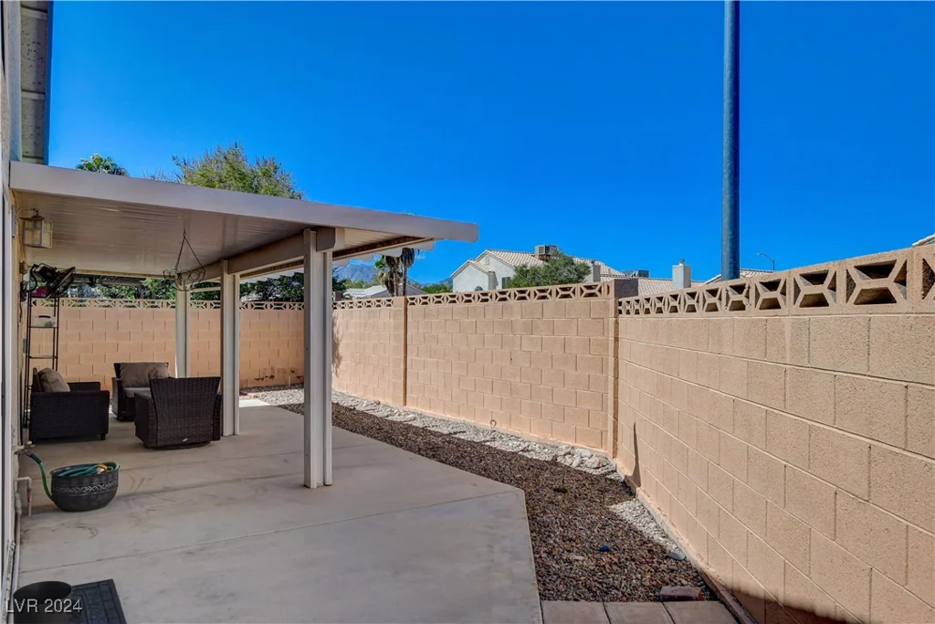 8104 Bay Springs, Las Vegas, NV 89128