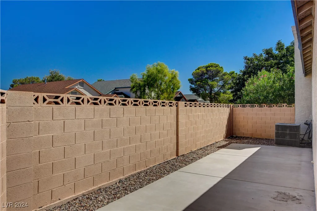 8104 Bay Springs, Las Vegas, NV 89128