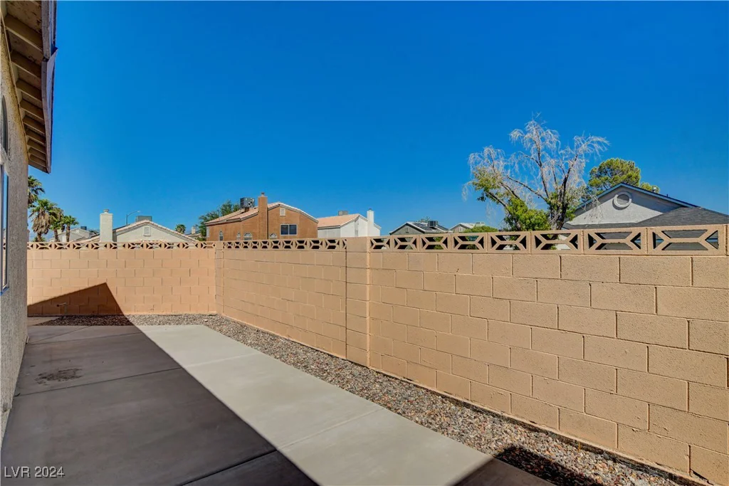 8104 Bay Springs, Las Vegas, NV 89128