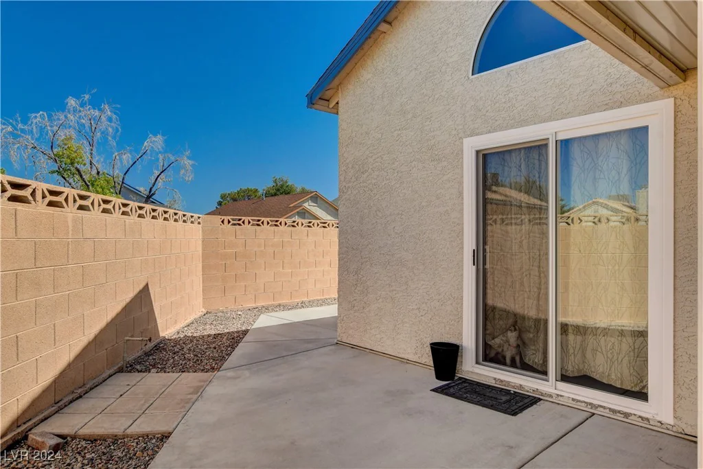 8104 Bay Springs, Las Vegas, NV 89128
