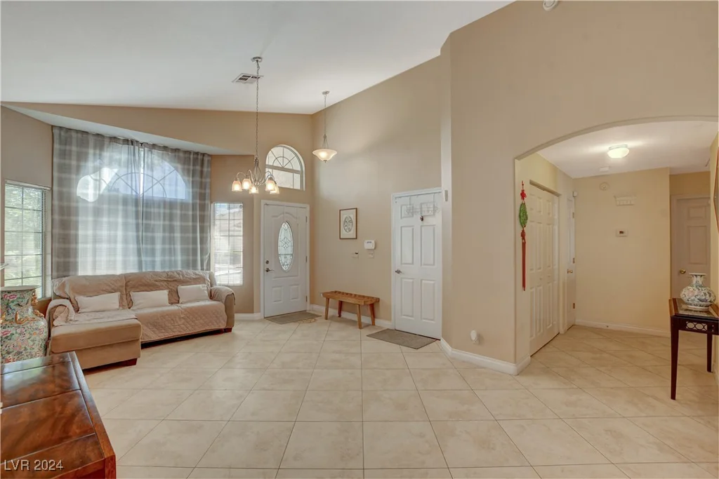 8104 Bay Springs, Las Vegas, NV 89128